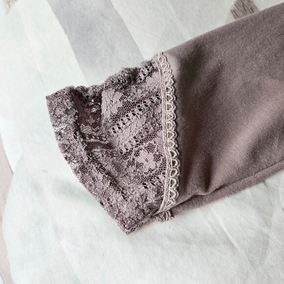 Axes Femme Lace Pullover Shirt - Picture 3 of 3